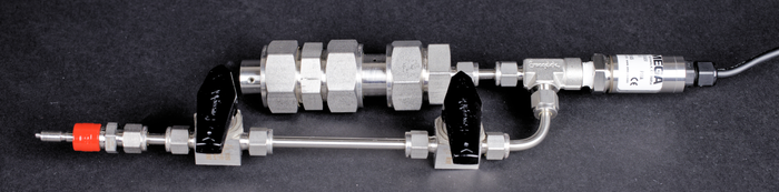 Low-cost supercapacitor absorbs CO2 while it charges