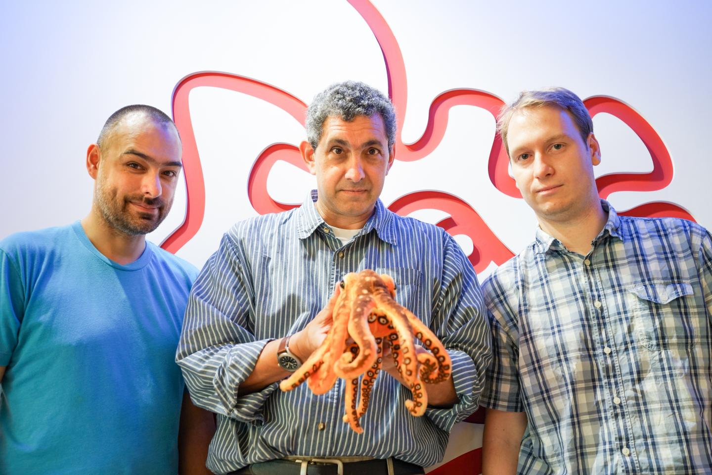 Researchers OIST's Molecular Genetics Unit 