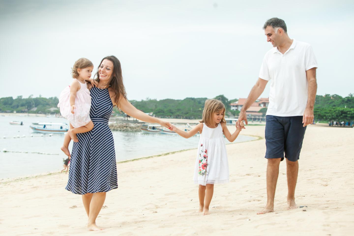 Physical presence of spouse alters how parents' brains respond to stimuli from children, finds NTU Singapore study