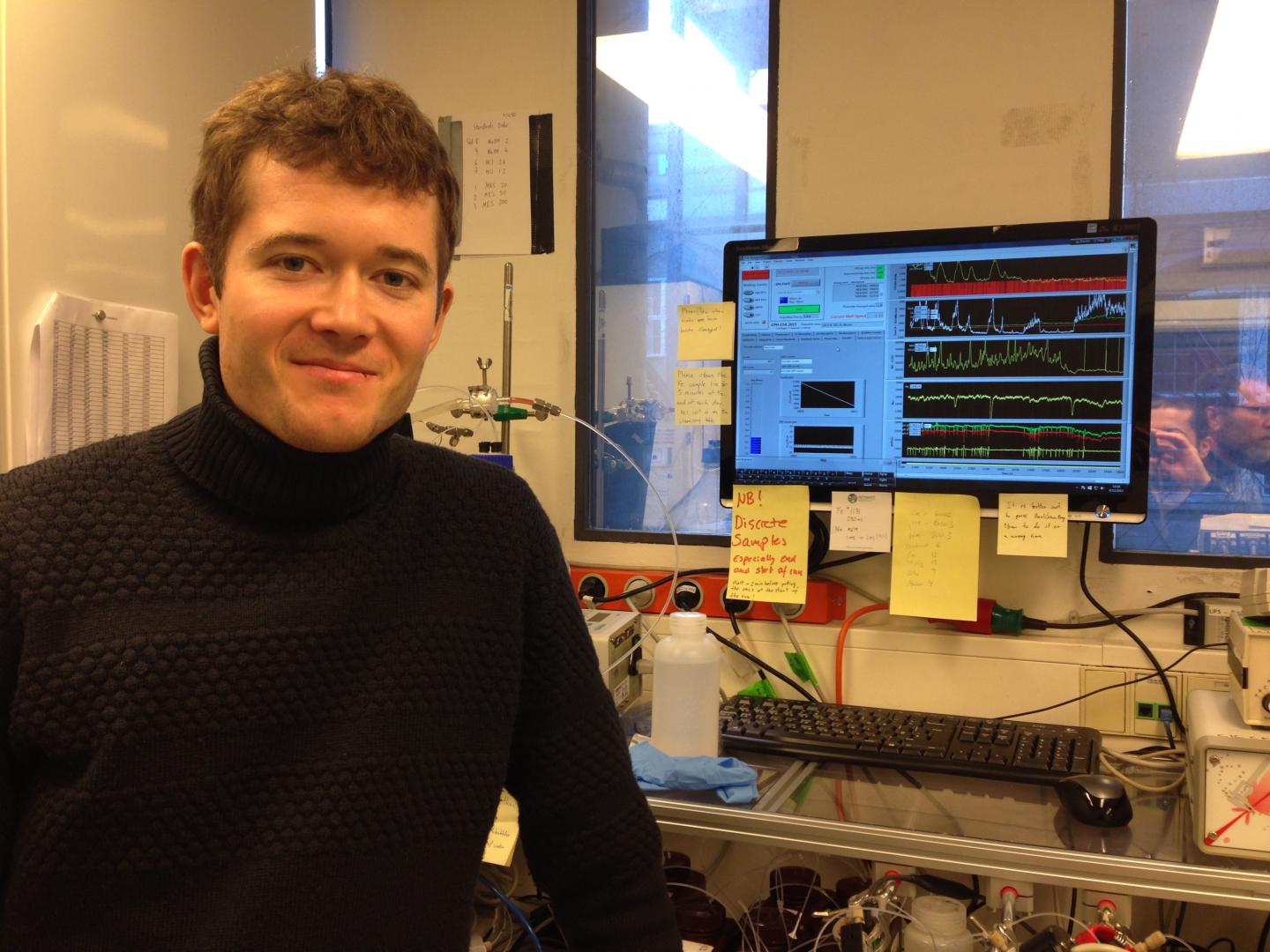 Marius Simonsen in the Lab