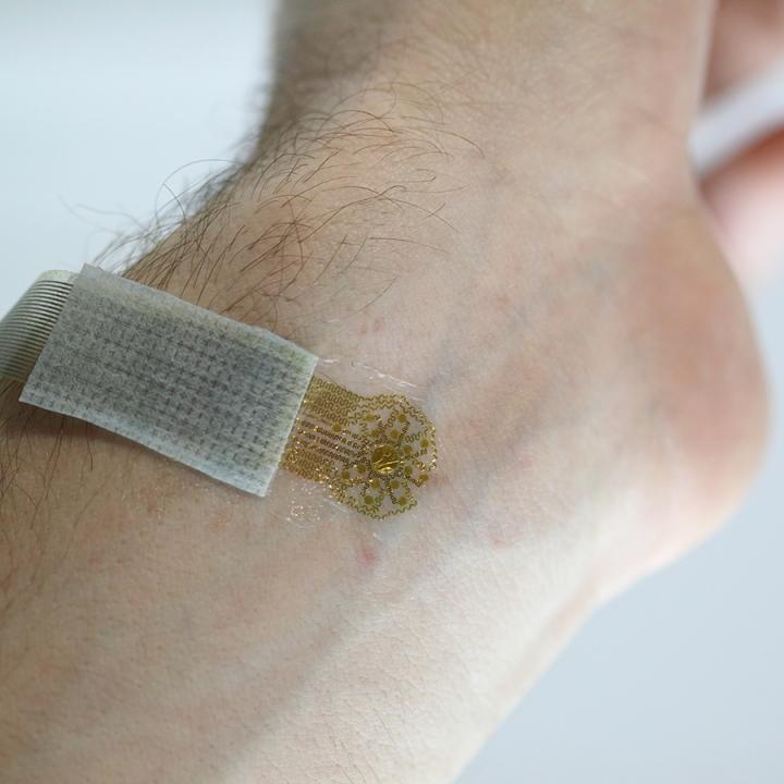 Wearable, Ultra-thin Film Maps Blood Flow Underneath Skin (1 of 7)