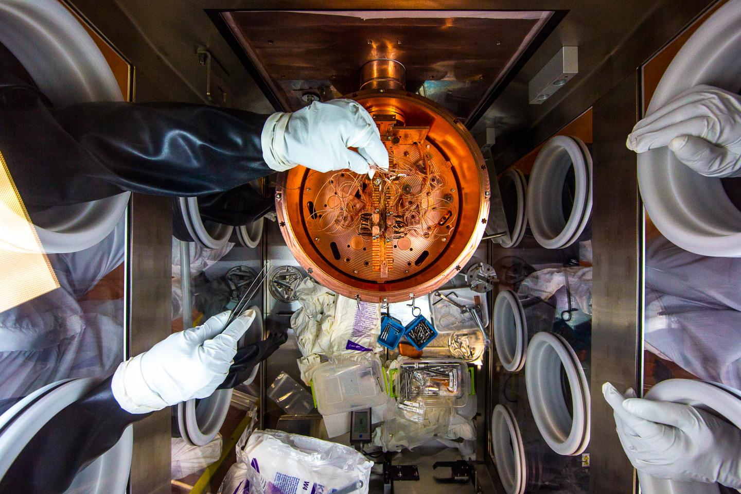 Cryostat Chills Detectors at Heart of MAJORANA DEMONSTRATOR