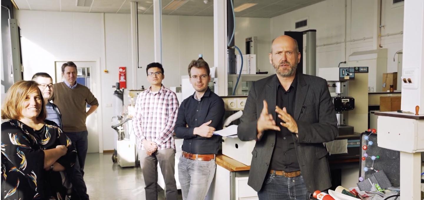 The hybrid research group