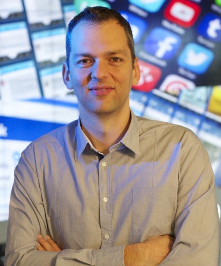 Vagelis Hristidis, UC Riverside