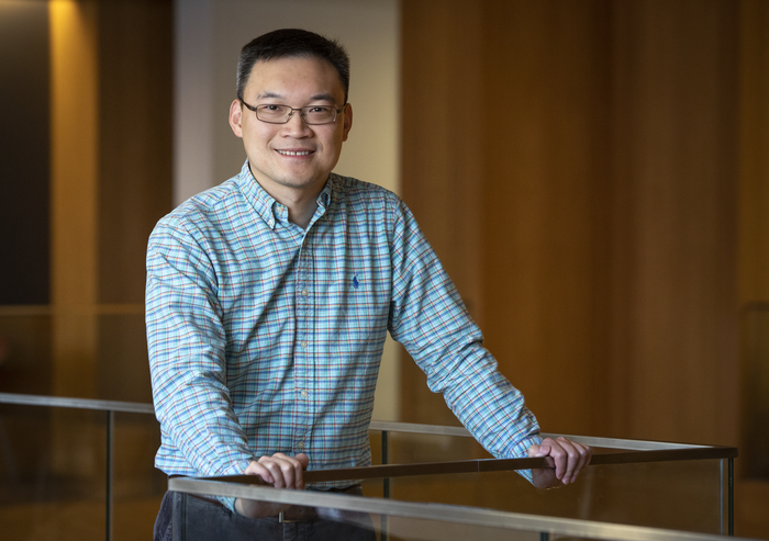 Song Hu, associate professor of biomedical engineering in the McKelvey School of Engineering