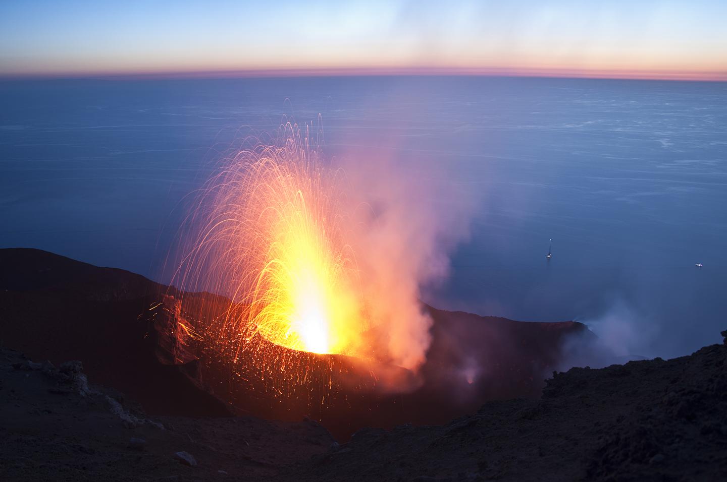 Analyser les volcans pour anticiper leur réveil