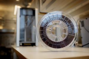 3D-printed sensing element made from plasmonic plastic