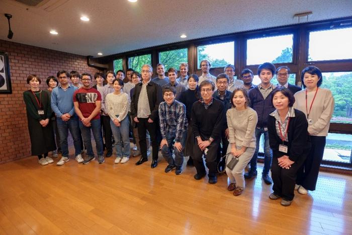 Quantum computer development team at Kenji Ohmori group.