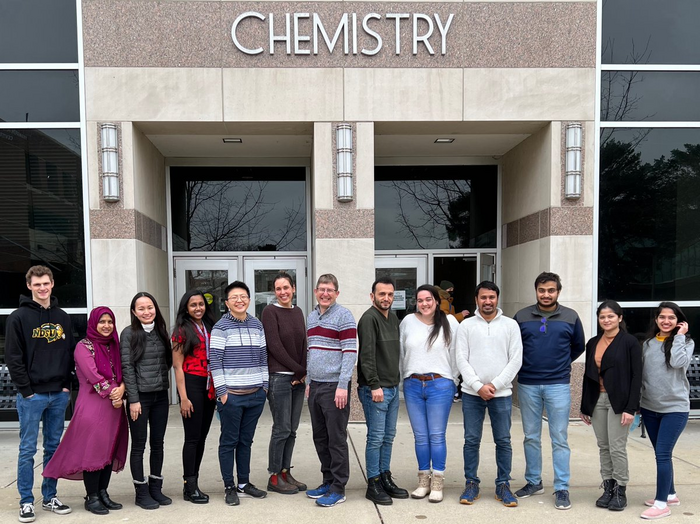 members-of-the-warren-lab-at-m-image-eurekalert-science-news-releases