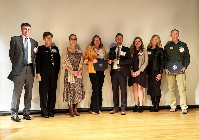 Governor's award [IMAGE] | EurekAlert! Science News Releases