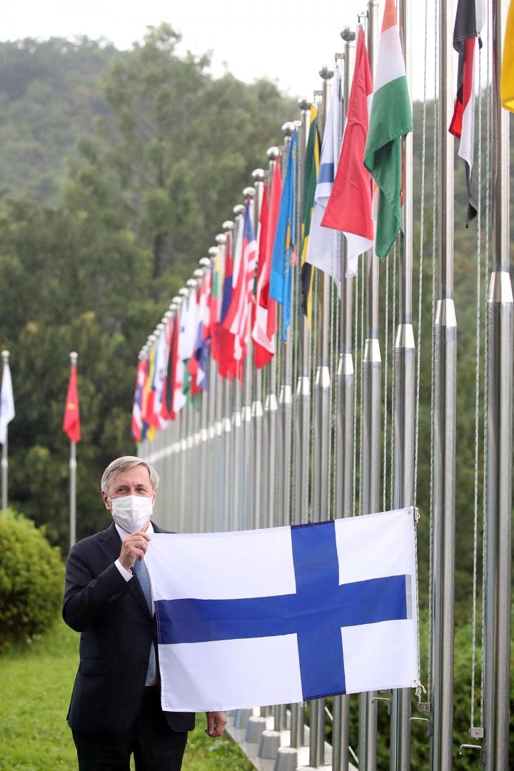 Flag-Raising Ceremony for Finn [IMAGE] | EurekAlert! Science News Releases
