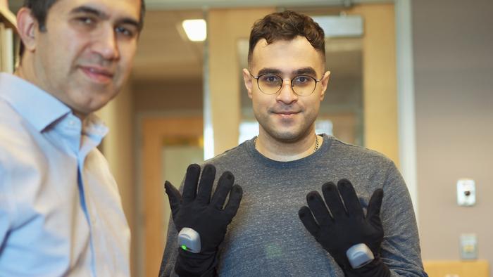 The smart glove is stretchy, wireless and washable