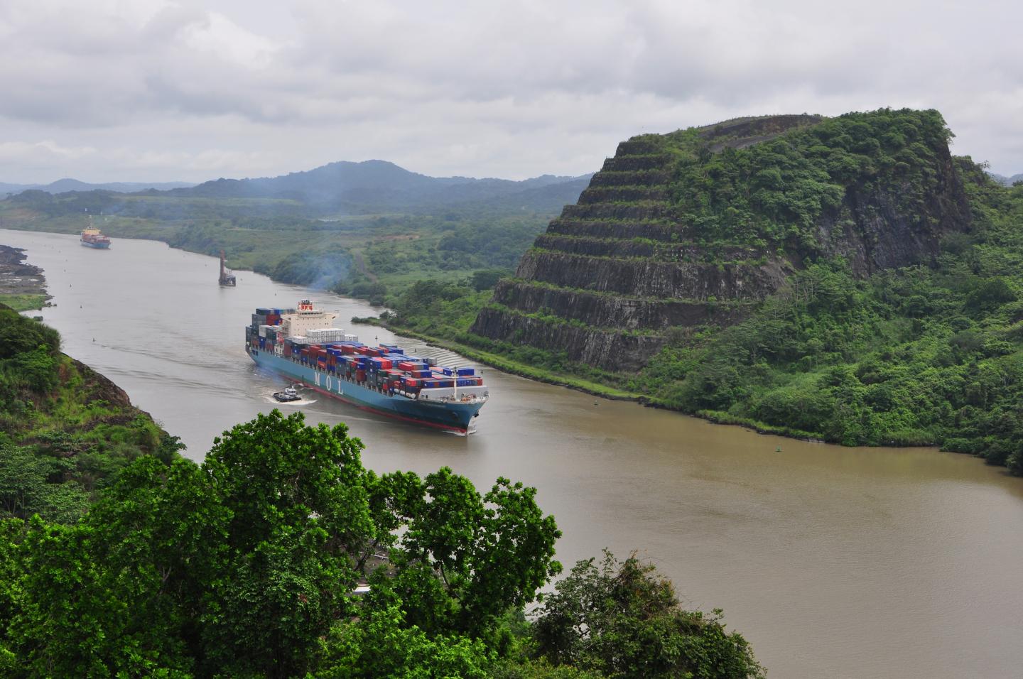 Changes in Tectonic Activity May Have Shaped Composition and Structure Of Panama Canal Volcanic Rock