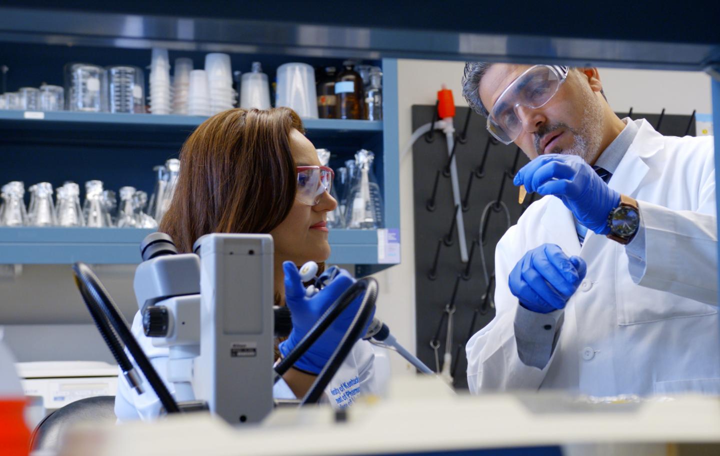 Yasir Al-Siraj in the Cassis Lab