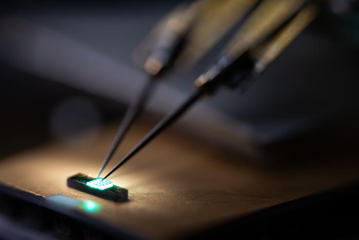 Testing Lasers [IMAGE] | EurekAlert! Science News Releases