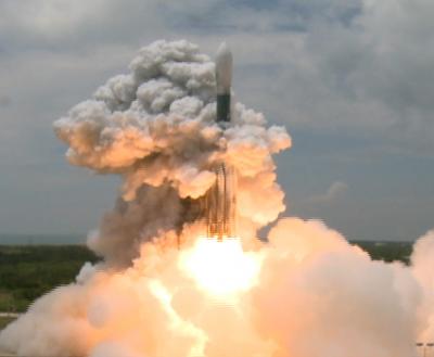 GLAST and Delta II on Launch Pad