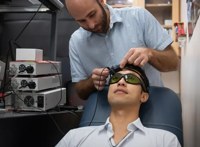 New Laser-based Headset Can Measure Blood Flow, Assess Risk of Stroke