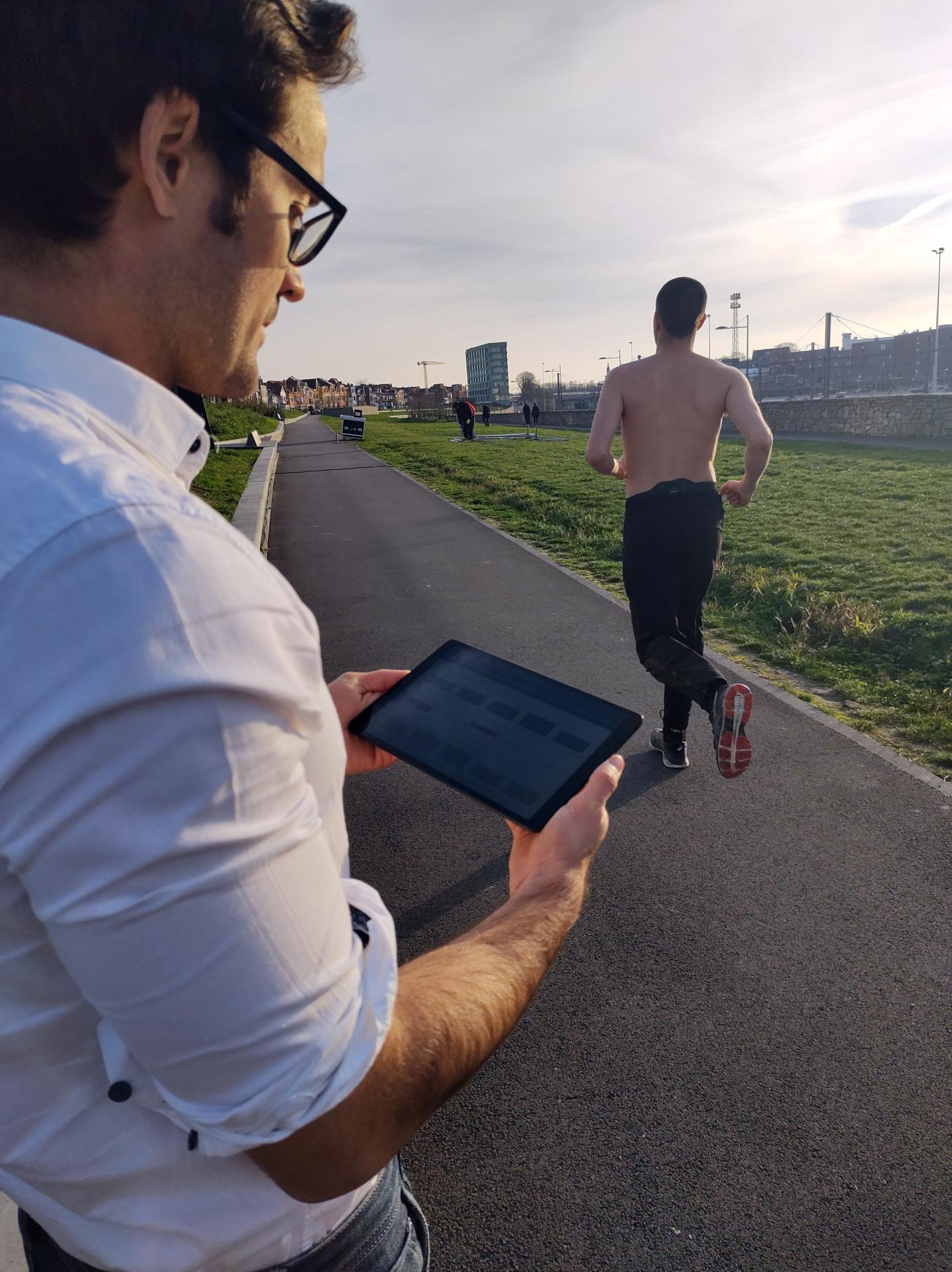 Runeasi wearable in use [IMAGE] | EurekAlert! Science News Releases